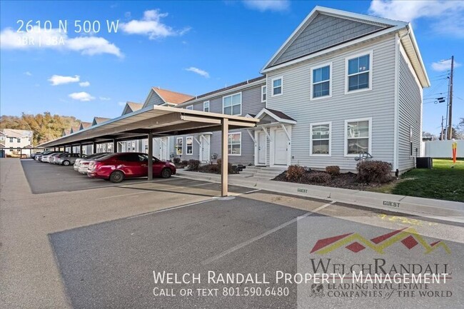 Primary Photo - Beautiful Townhome in Sunset