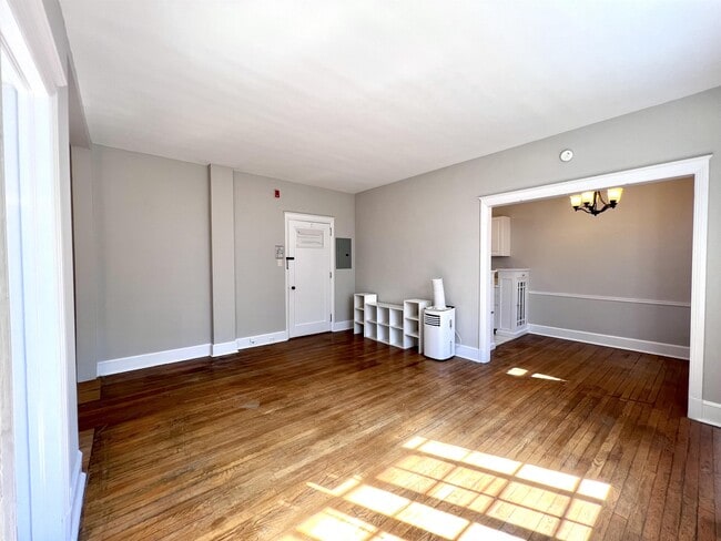 Building Photo - 1305 N Broom St