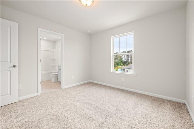 Building Photo - Spacious 3BR Townhome in Lawrenceville