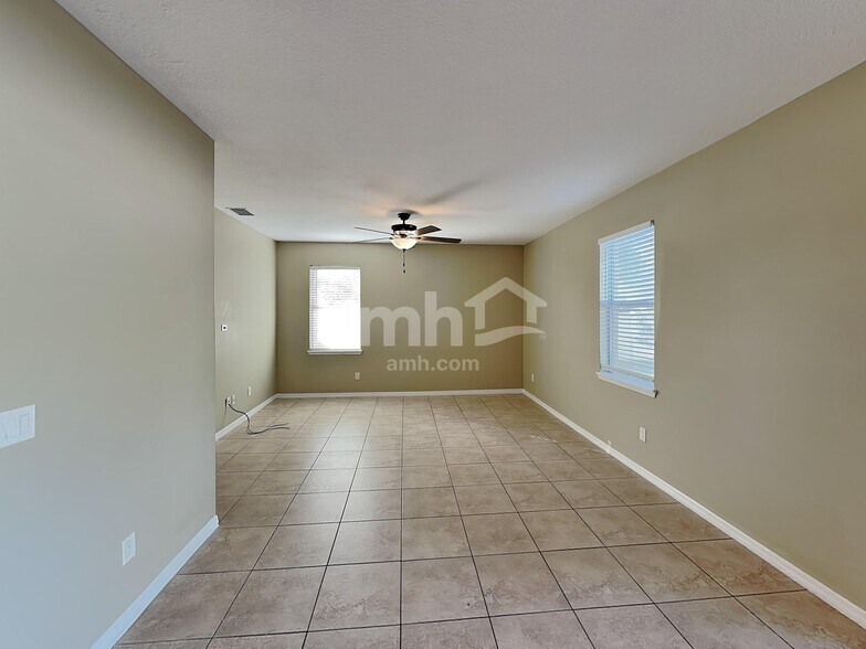 Building Photo - 5654 Aaron Ct