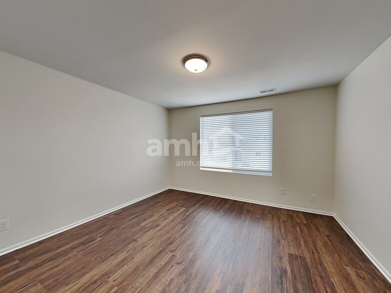 Building Photo - 7728 Barn Owl Dr