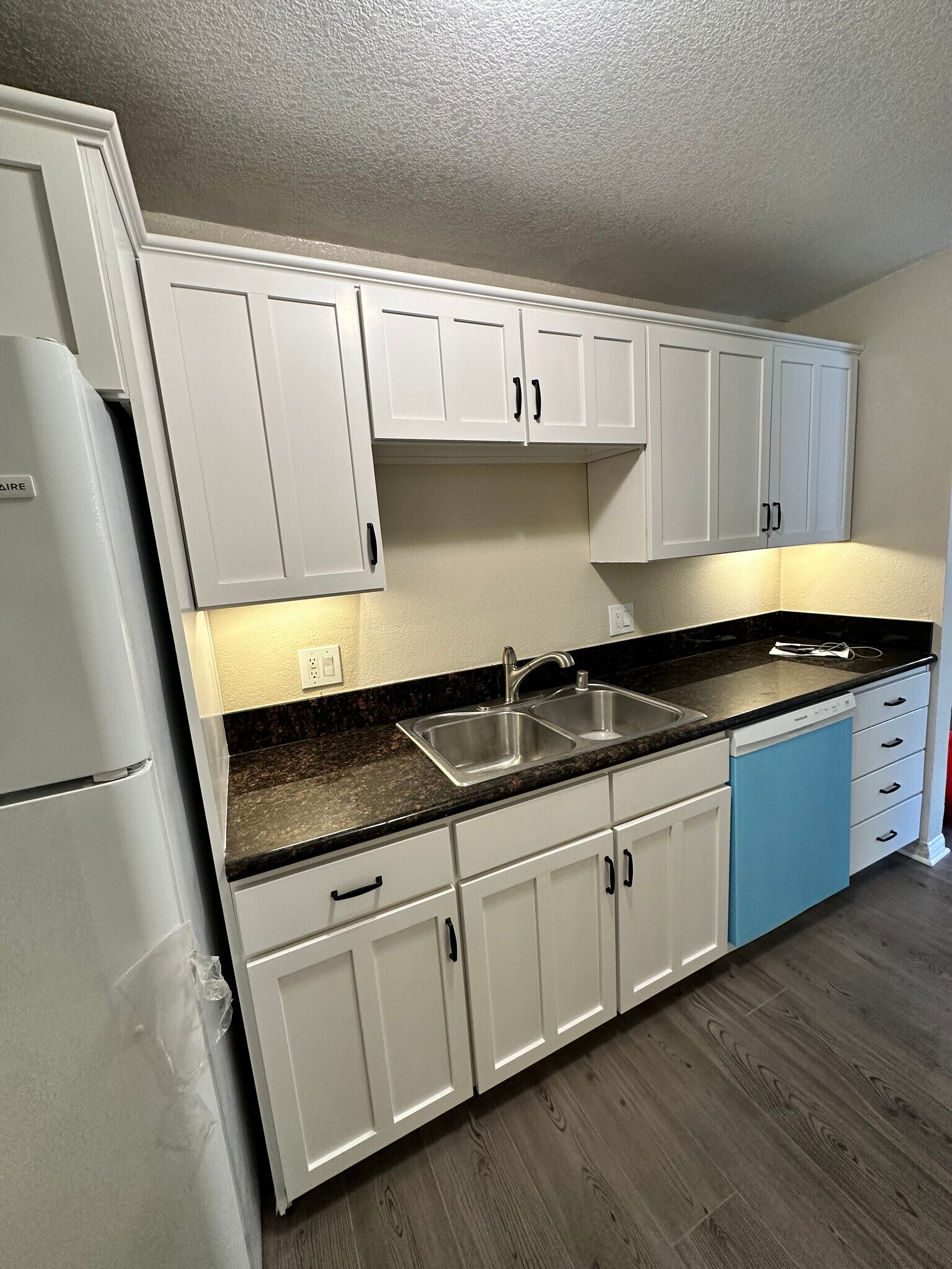 Building Photo - 5252 Orange Ave, #103
