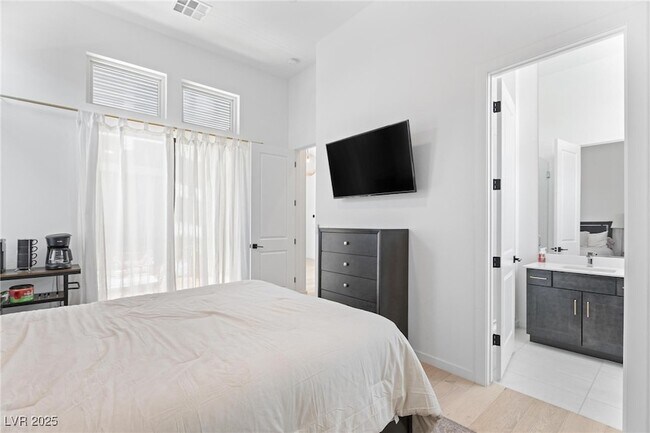 Building Photo - 10927 White Clay Dr