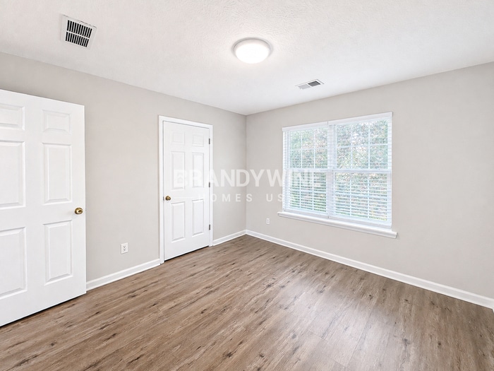 Building Photo - 1737 Summit Creek Way