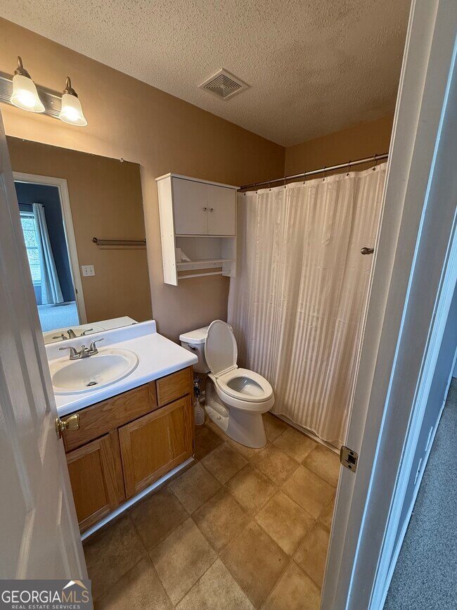 Building Photo - 109 Green Meadow Dr