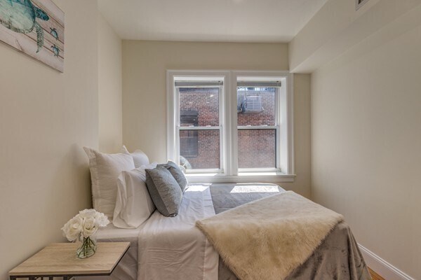 Building Photo - 15 Garrison St