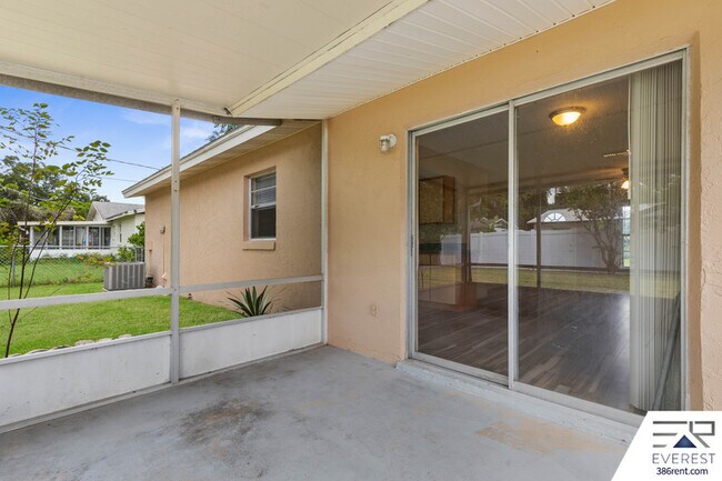 Building Photo - 1706 Western Rd