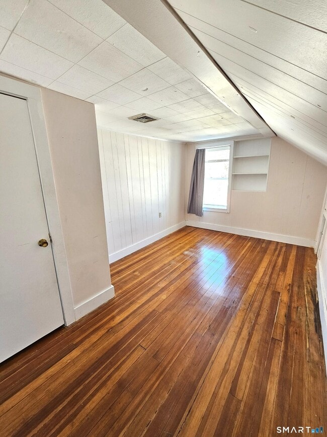 Building Photo - 37 Bloomfield Ave