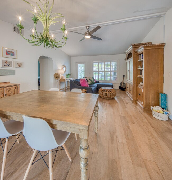Building Photo - 1218 N Ocean Breeze