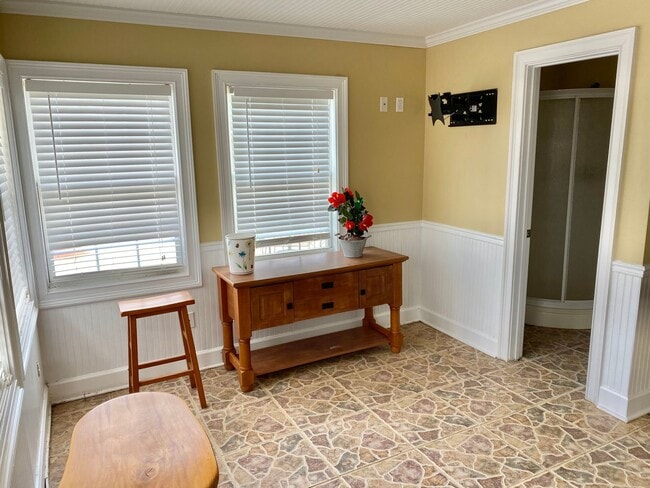 Building Photo - 1407 Camellia Dr