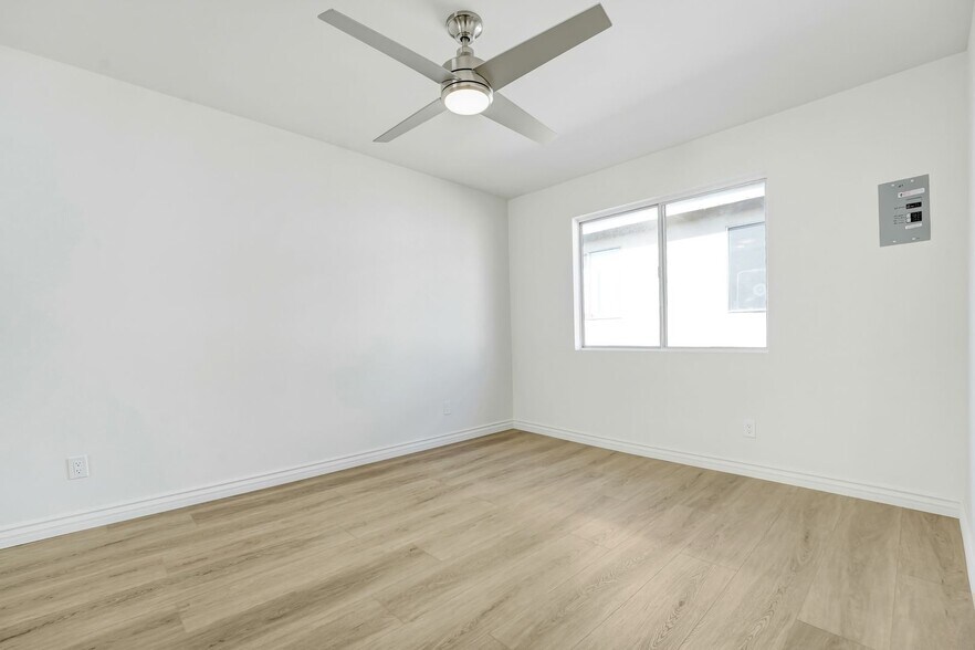 Building Photo - 1550 S Saltair Ave