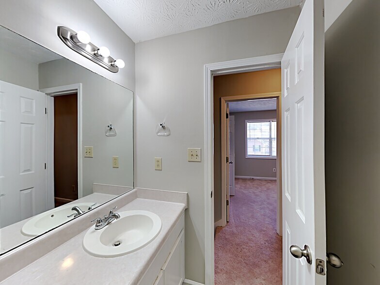 Building Photo - 624 Pennybrook Ln