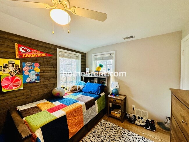 Building Photo - Charming, Prairie Village Home in a Quiet Neighborhood with Wood Floors and a Fenced Yard!