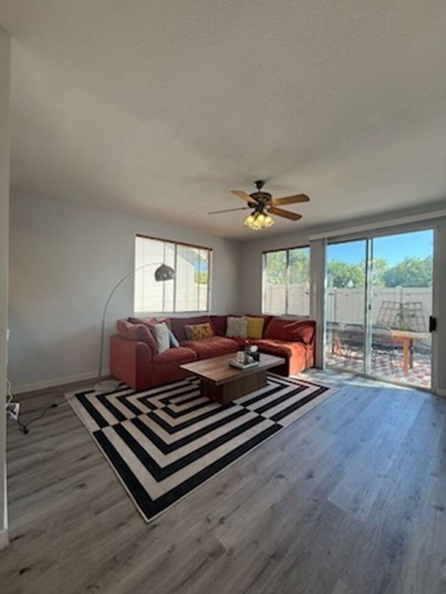 Building Photo - Nicely Renovated Home in Gated Community -...