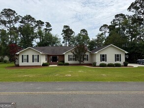 Building Photo - 1729 Green Acres Dr