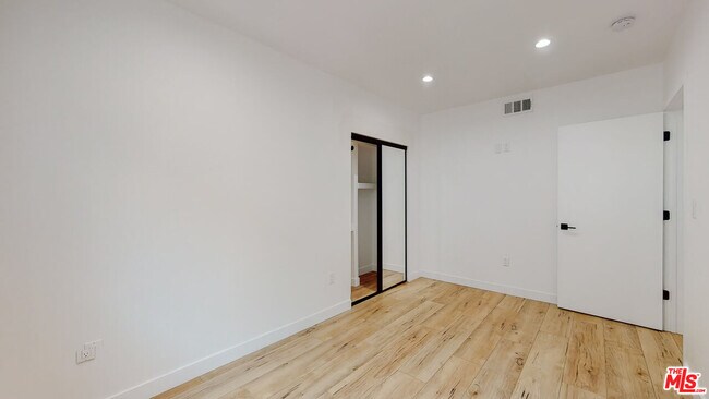 Building Photo - 6811 Gloria Ave