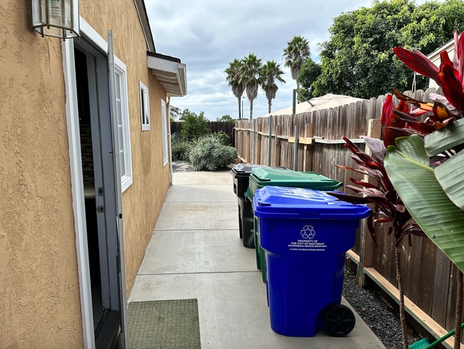 Building Photo - 3171 Luna Ave