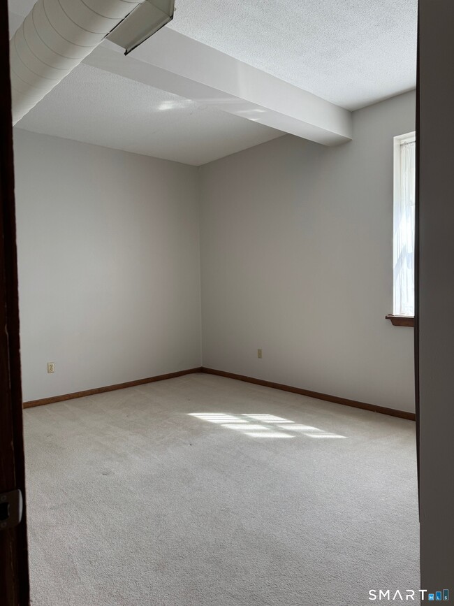 Building Photo - 146 High St