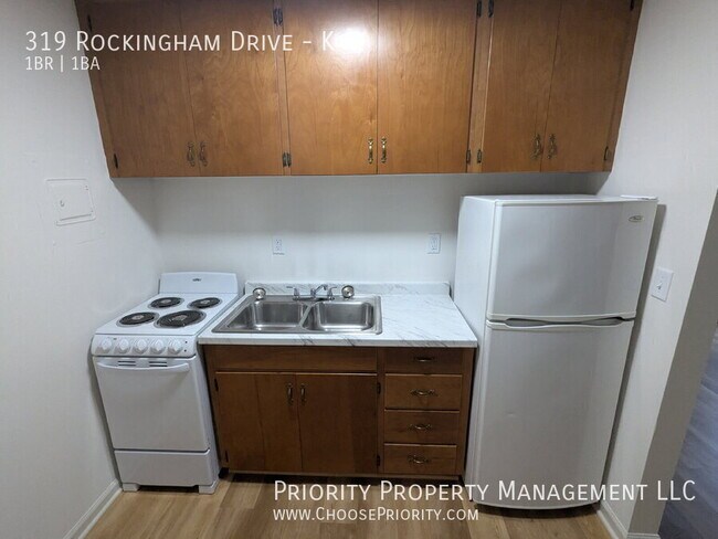 Building Photo - 319 Rockingham Dr