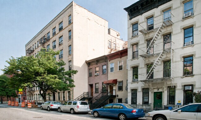 Building Photo - 2370 1st Ave