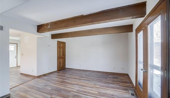Building Photo - 128 Alpine Dr