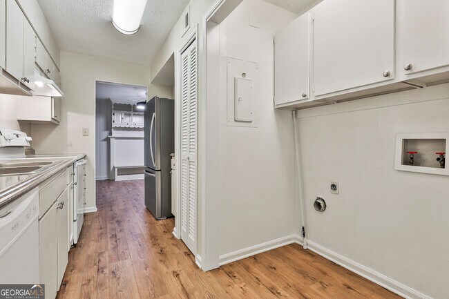 Building Photo - 36 Cobblestone Creek