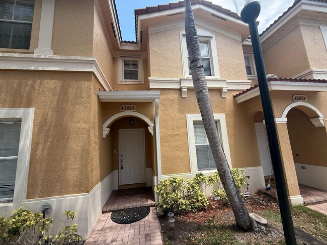 Primary Photo - 12815 SW 30th St