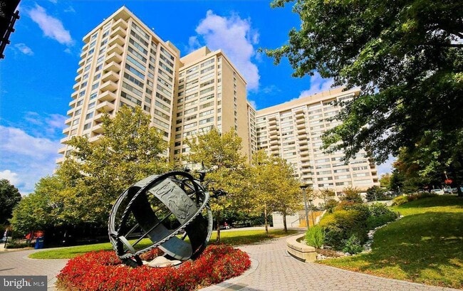 Building Photo - 4515 Willard Ave