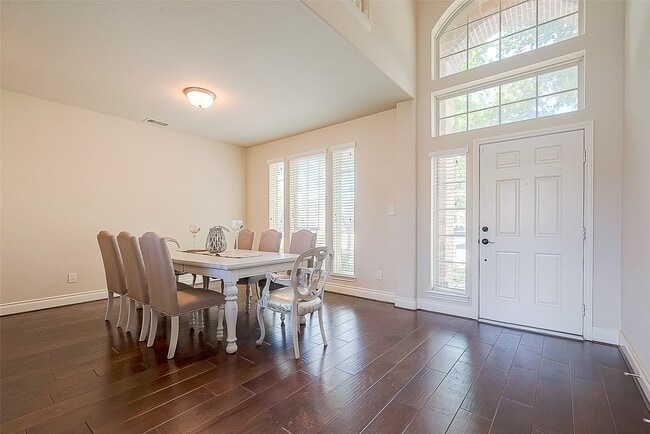 Building Photo - 14113 Timber Bluff Dr