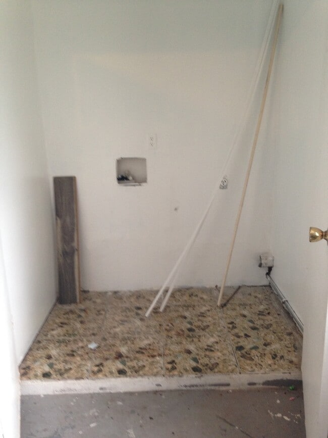 Building Photo - Spacious Poinciana Townhome