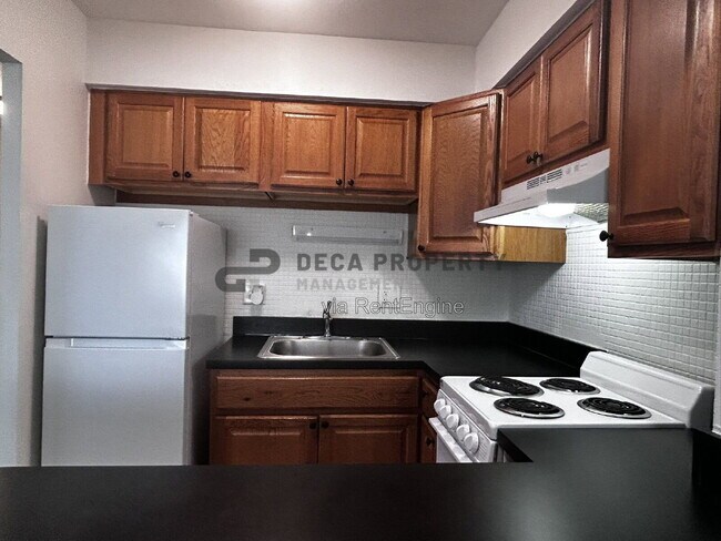 Building Photo - 4020 Lindell Blvd
