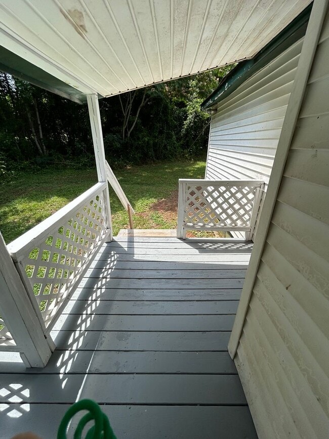 Building Photo - 1664 Corinth Rd