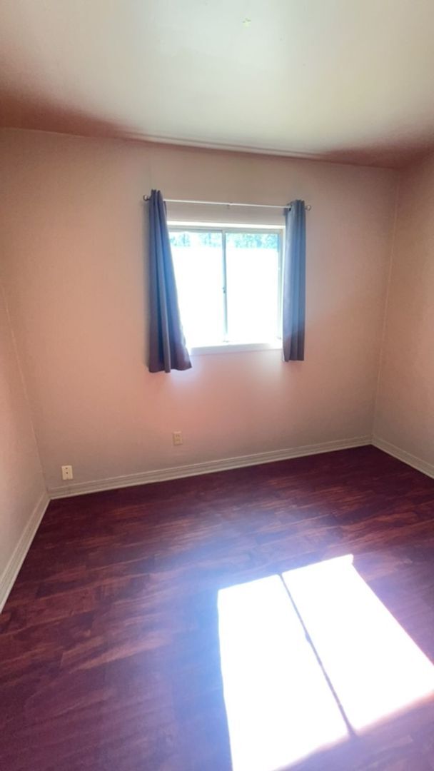 Building Photo - 2802-2802 NW Highland Ave