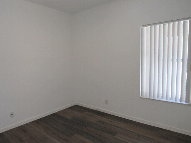 Building Photo - 4525 Oak Terrace Dr