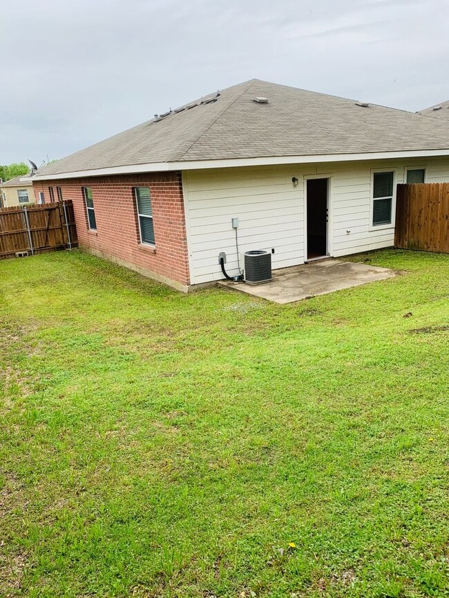 Building Photo - 3/2 Duplex in Arlington