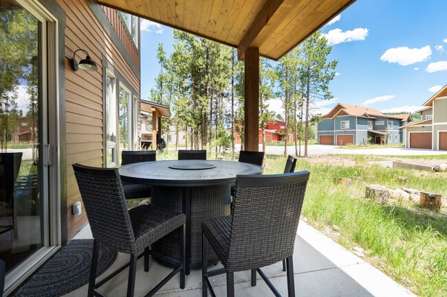 Building Photo - 278 Mountain Willow Dr