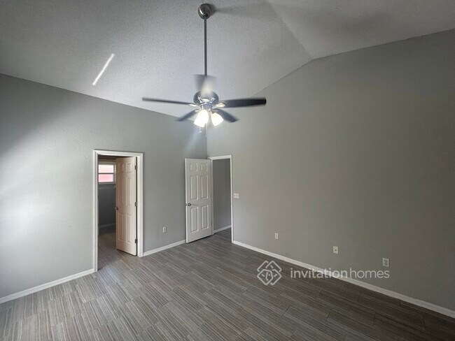 Building Photo - 6511 Shepherd Oaks Rd