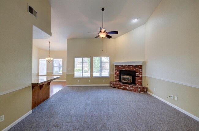 Building Photo - 139 Athens Ave