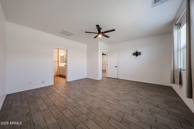 Building Photo - 3332 W Dunbar Dr