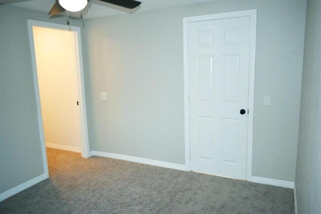 Building Photo - 608 River Village Dr