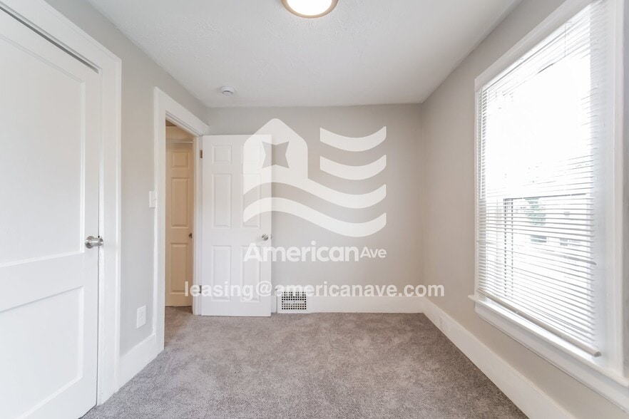 Building Photo - 268 Gordon Dr