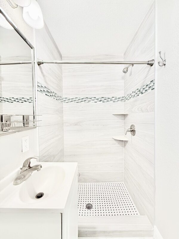 Building Photo - 3308 N Avon Ave