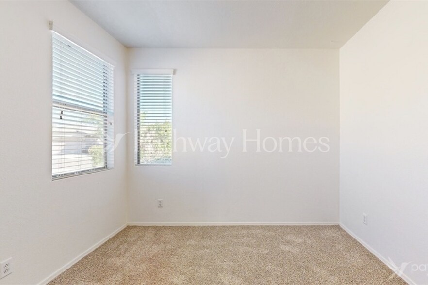 Building Photo - 8718 N 57th Ln