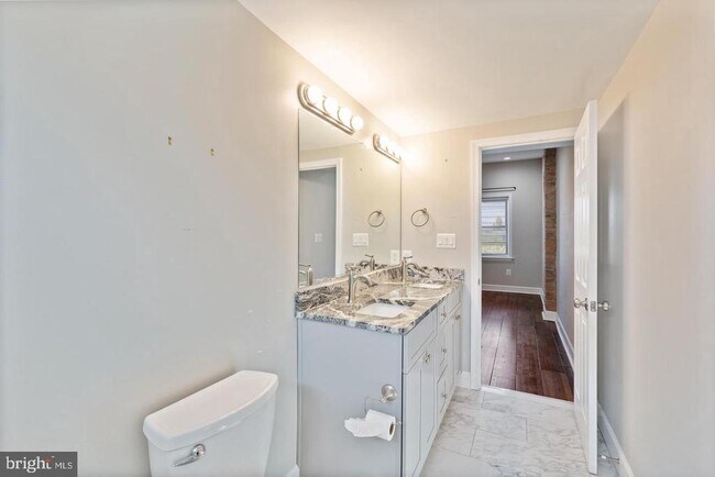 Building Photo - 3819 Roland Ave