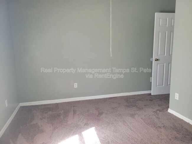 Building Photo - 1811 E 142nd Ave