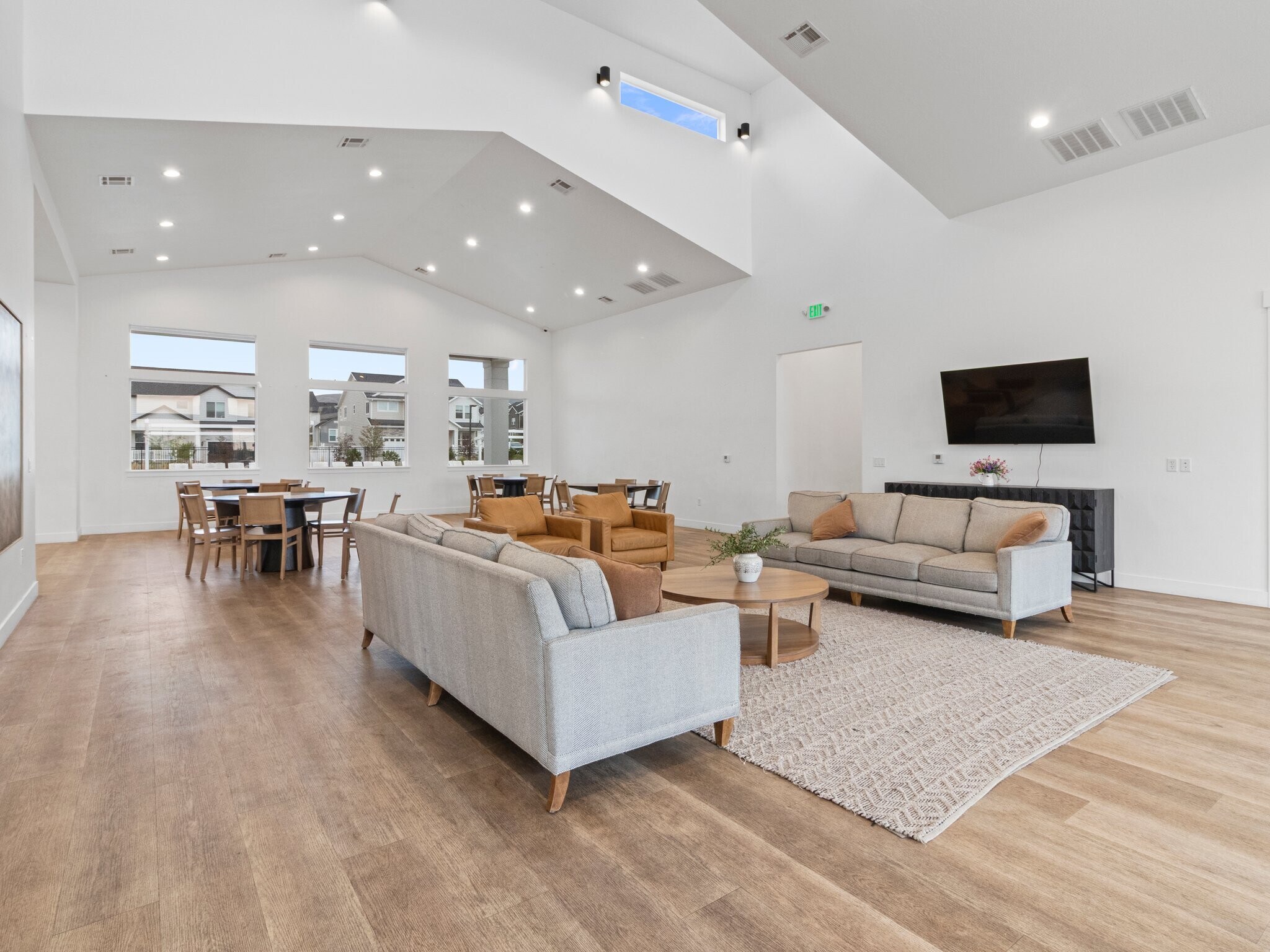 Building Photo - 13537 Commodus Dr