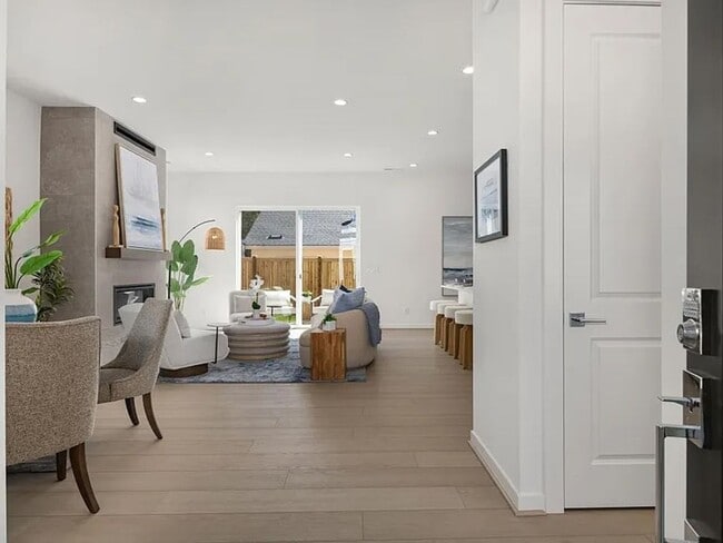 Building Photo - New 2-Bedroom, 2-Bathroom House in Ten Trails' 55+ Community