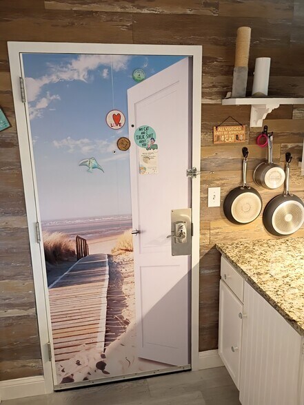 Building Photo - 2701 S Ocean Blvd