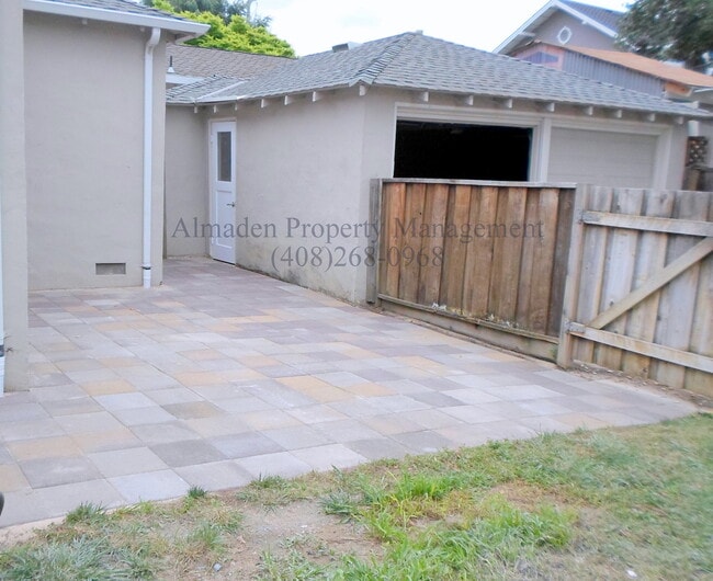 Building Photo - Charming Home in the Heart of Willow Glen! Hardwood Floors!!