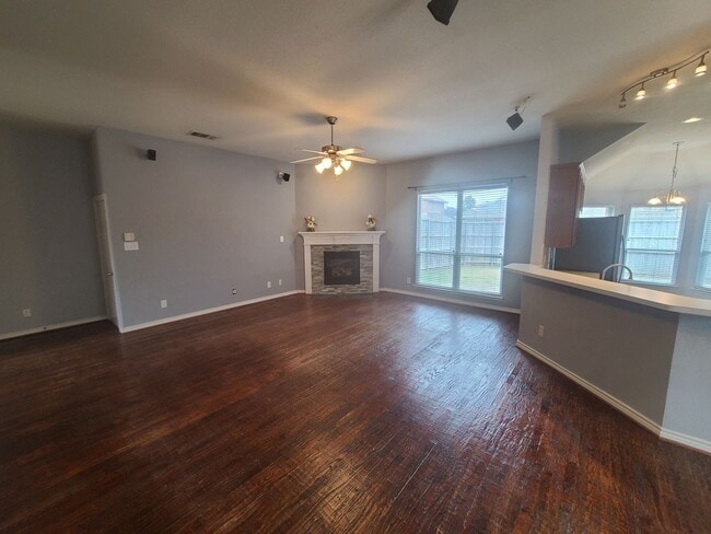 Building Photo - Rowlett Home in Great Location w/ Community Park, Pools, & Playground. Includes All Appliances!